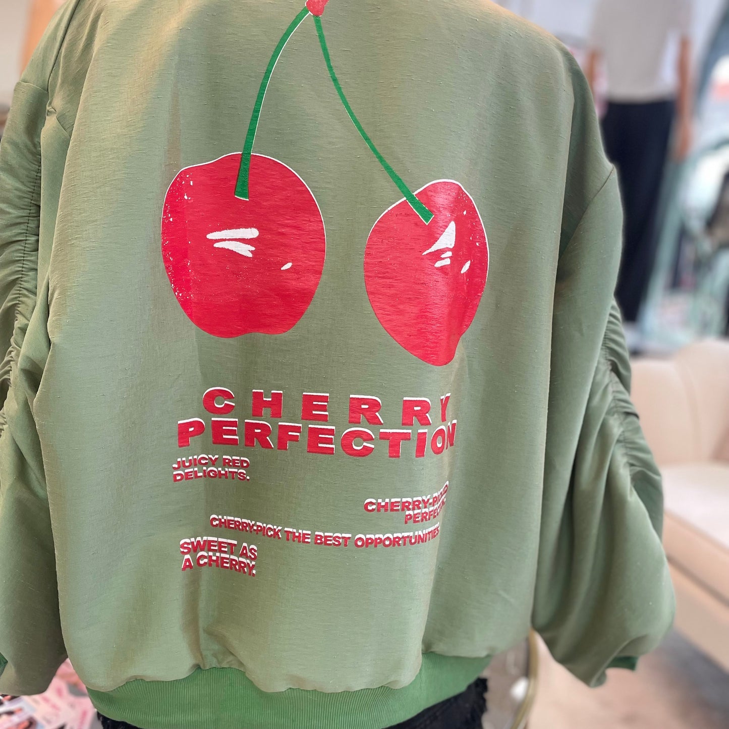 Bombers cerise